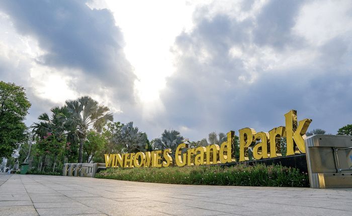 Công viên ánh sáng Vinhomes Grand Park -2